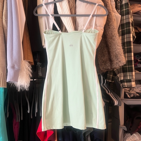 ALO Airbrush Streamlined Dress
Worn once, w/o tag Size Small - Picture 2 of 4